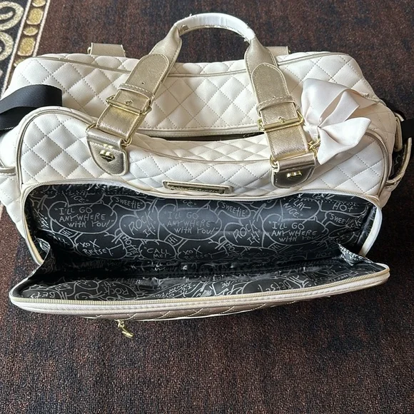 Betsey Johnson Duffel Bag 💼 - Picture 9 of 16
